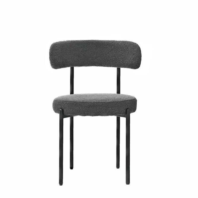Set aus 2 modernen runden Bouclé-Esszimmerstühlen mit Polsterung, geschwungener Rückenlehne und schwarz lackierten Metallbeinen